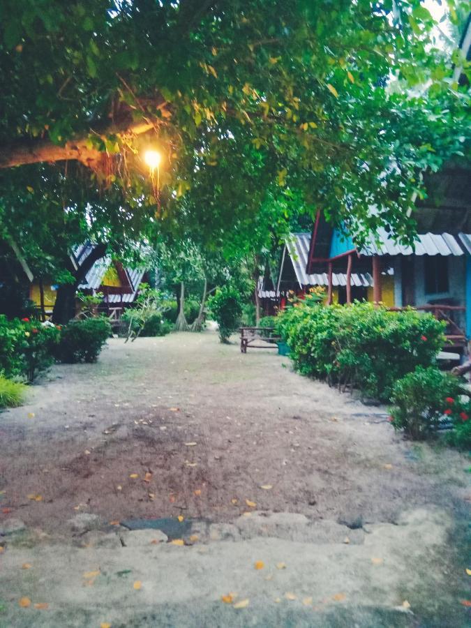 Breizh Cape Beach Bungalows Ko Lanta Екстериор снимка